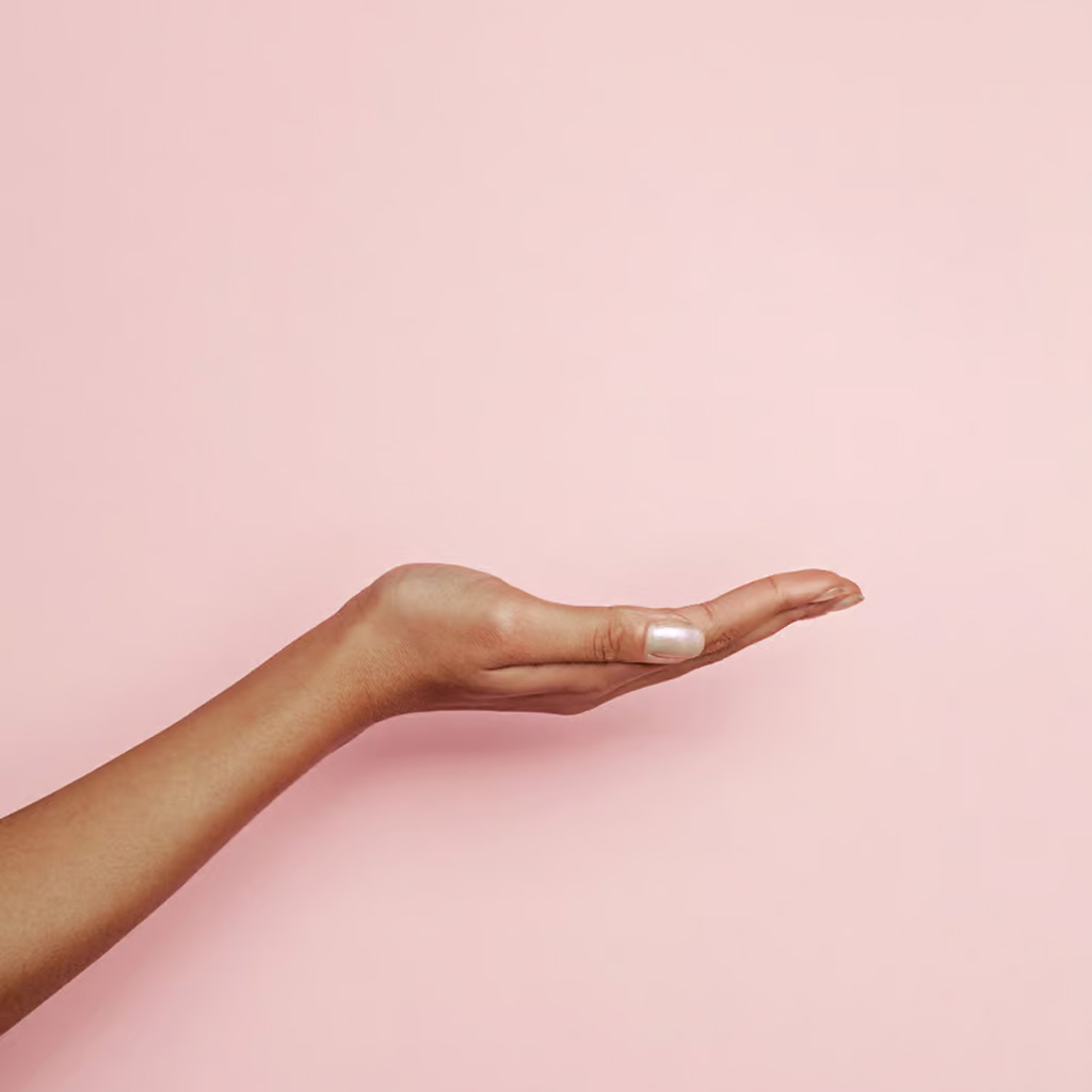 Jak odmłodzić skórę dłoni? 3 niezawodne sposoby na gładkie ręce.